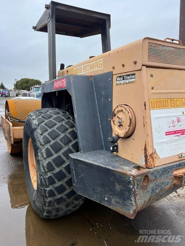 Bomag BW212D-2 振動ローラ