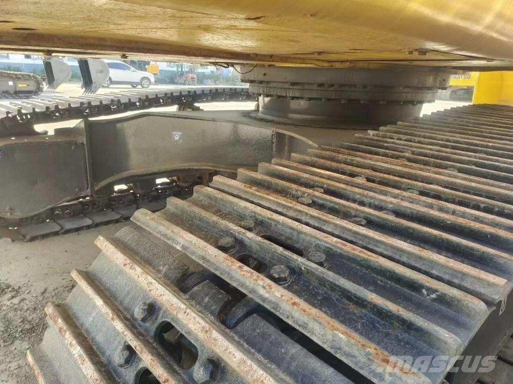 Komatsu PC 220 大型油圧ショベル12t以上（パワーショベル・ユンボ）