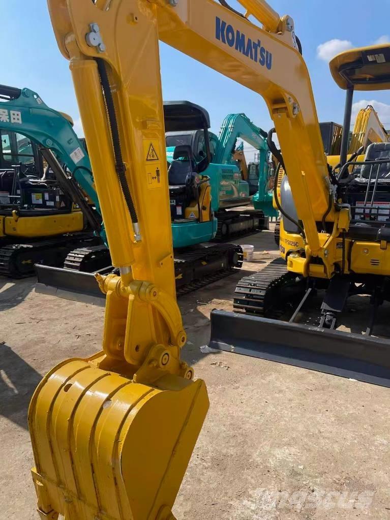 Komatsu PC 35 ミニ油圧ショベル 7t以下（ミニユンボ・ミニディガー）