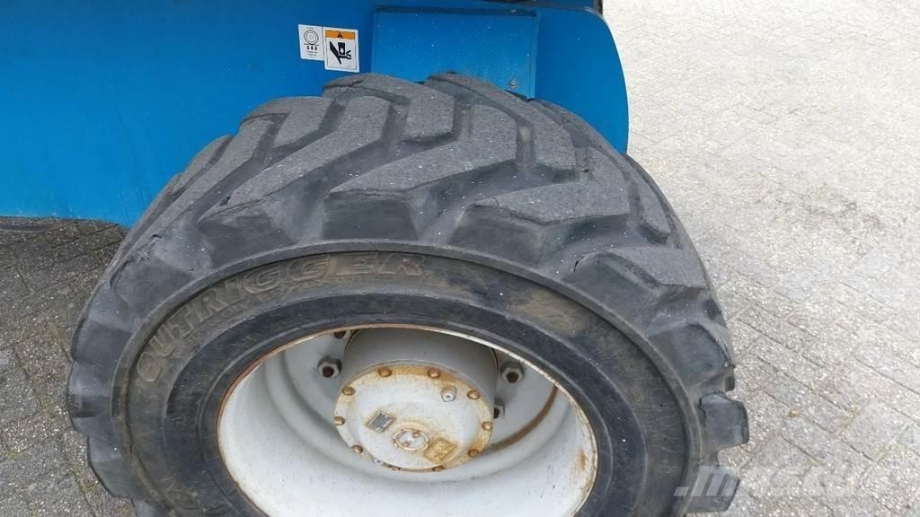 Genie S105 4X4X4 ブームリフト　直伸型