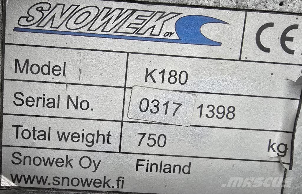 Snowek K180 その他道路と除雪の機械
