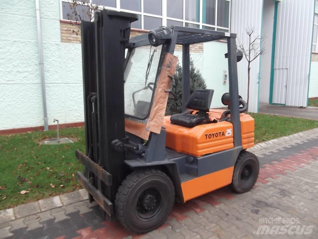 Toyota 5 FD 20 ディーゼル・軽油