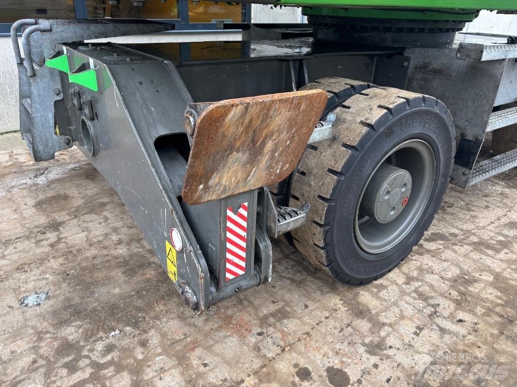 Sennebogen 821 E 廃棄物／工業産廃処理機