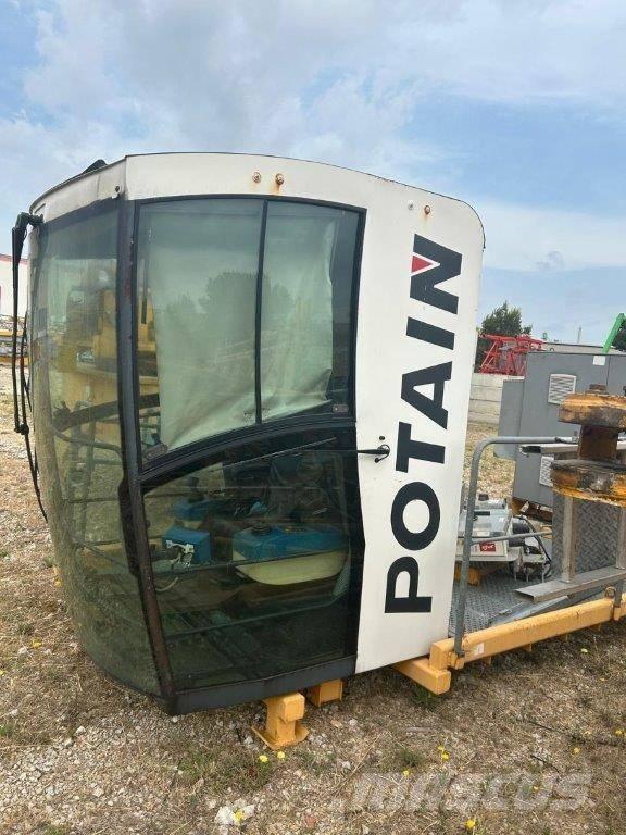 Potain MD560B M25 タワークレーン