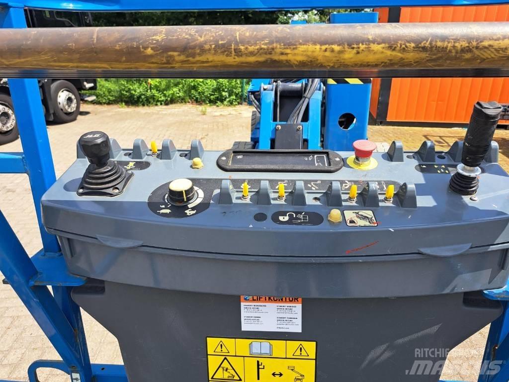 JLG E 450 AJ ブームリフト　屈伸型