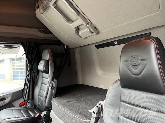 Scania S 590 中古トラクターヘッド | トレーラーヘッド