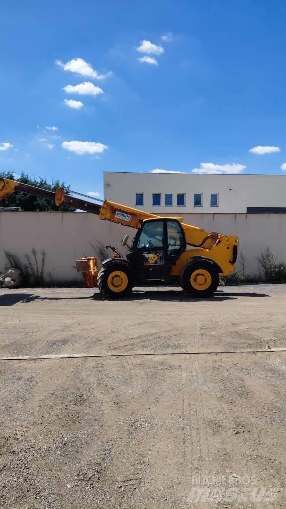 JCB 535-125 テレスコーピックハンドラー