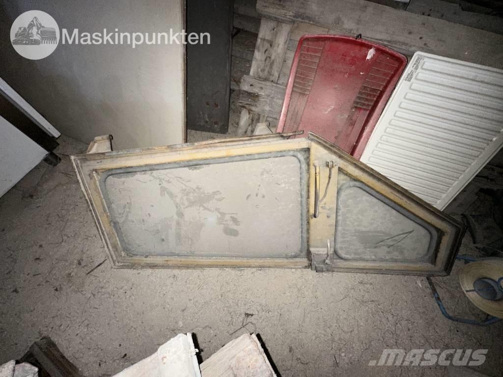 Hymas Traktorgrävare バックホーローダー