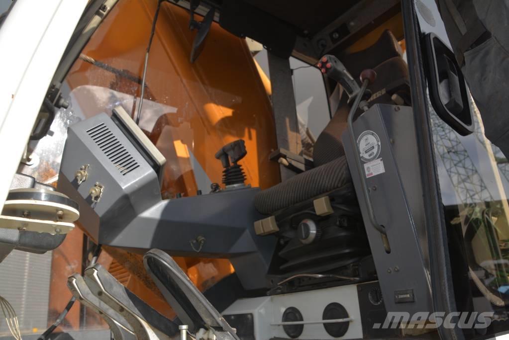 Liebherr HS 845 HD クローラクレーン