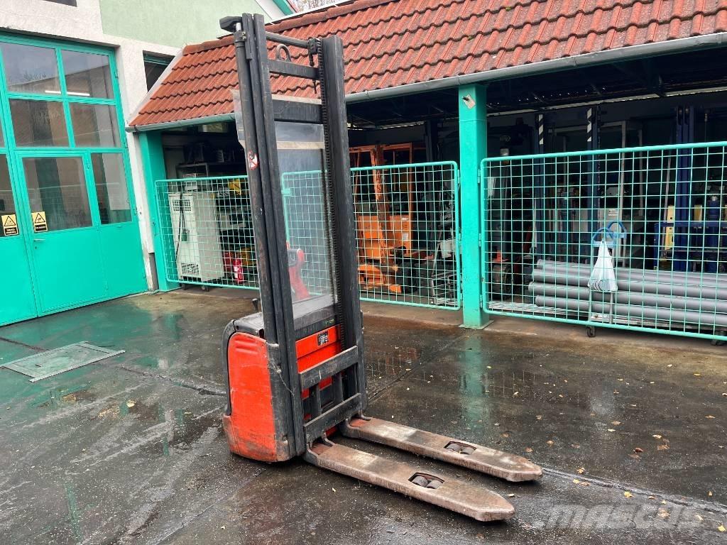 Linde L12 /379/  V-4229 自走式スタッカー