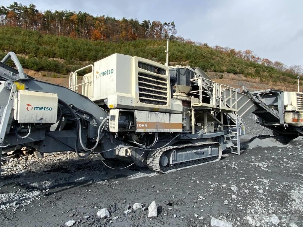 Metso LT 200 HP S 自走式クラッシャー