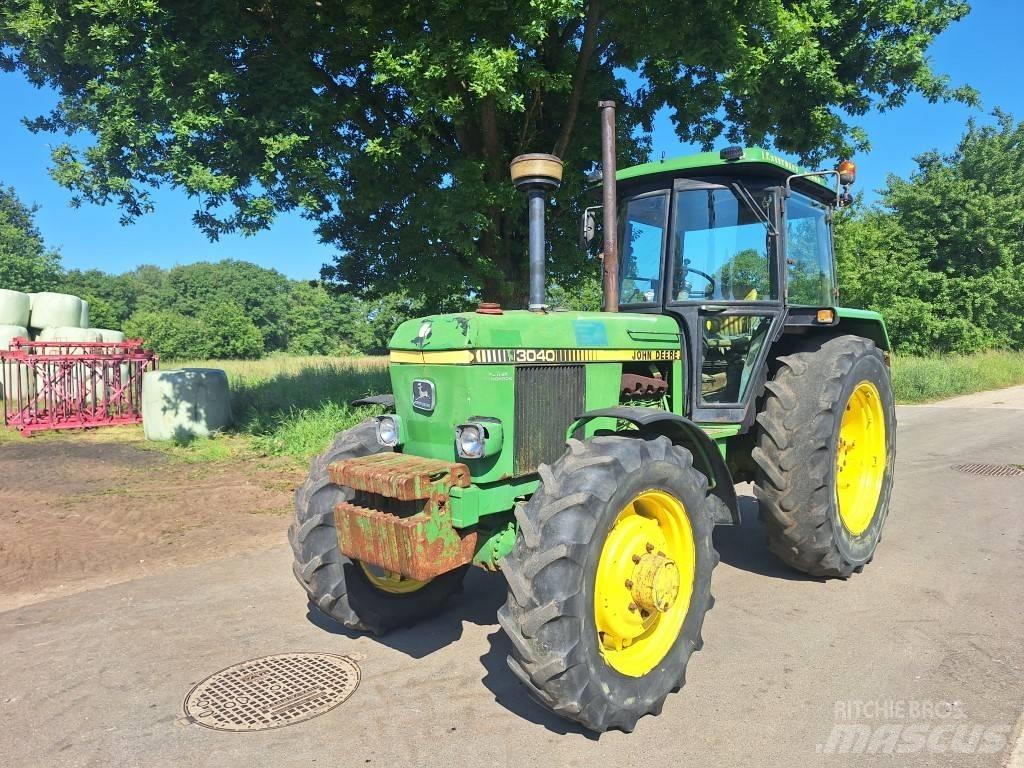 John Deere 3040 トラクター