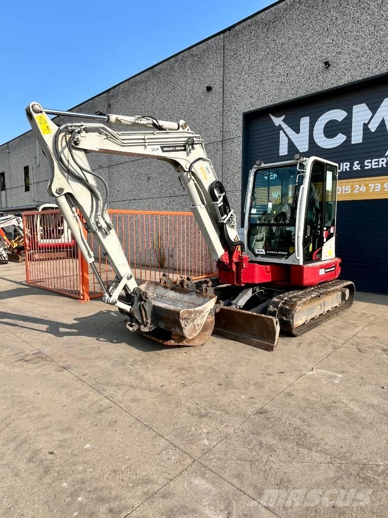Takeuchi TB 257 FR ミニ油圧ショベル 7t以下（ミニユンボ・ミニディガー）