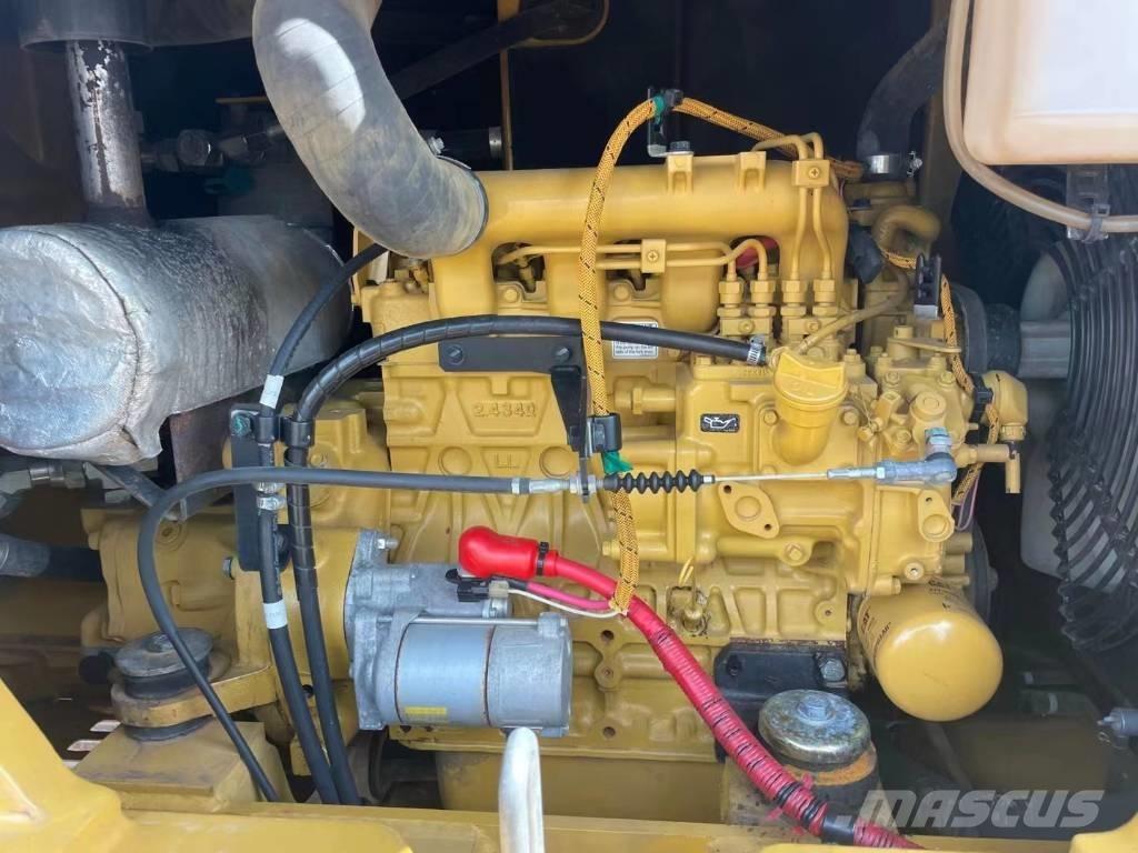 CAT 305.5E2 ミニ油圧ショベル 7t以下（ミニユンボ・ミニディガー）