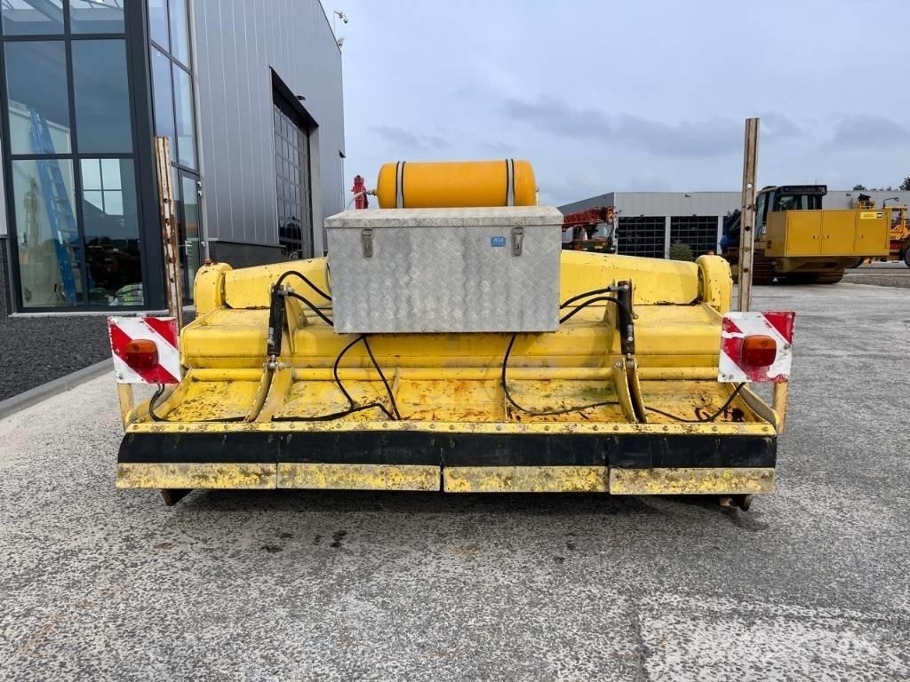 Bomag BSF 2500 アスファルトリサイクルマシン