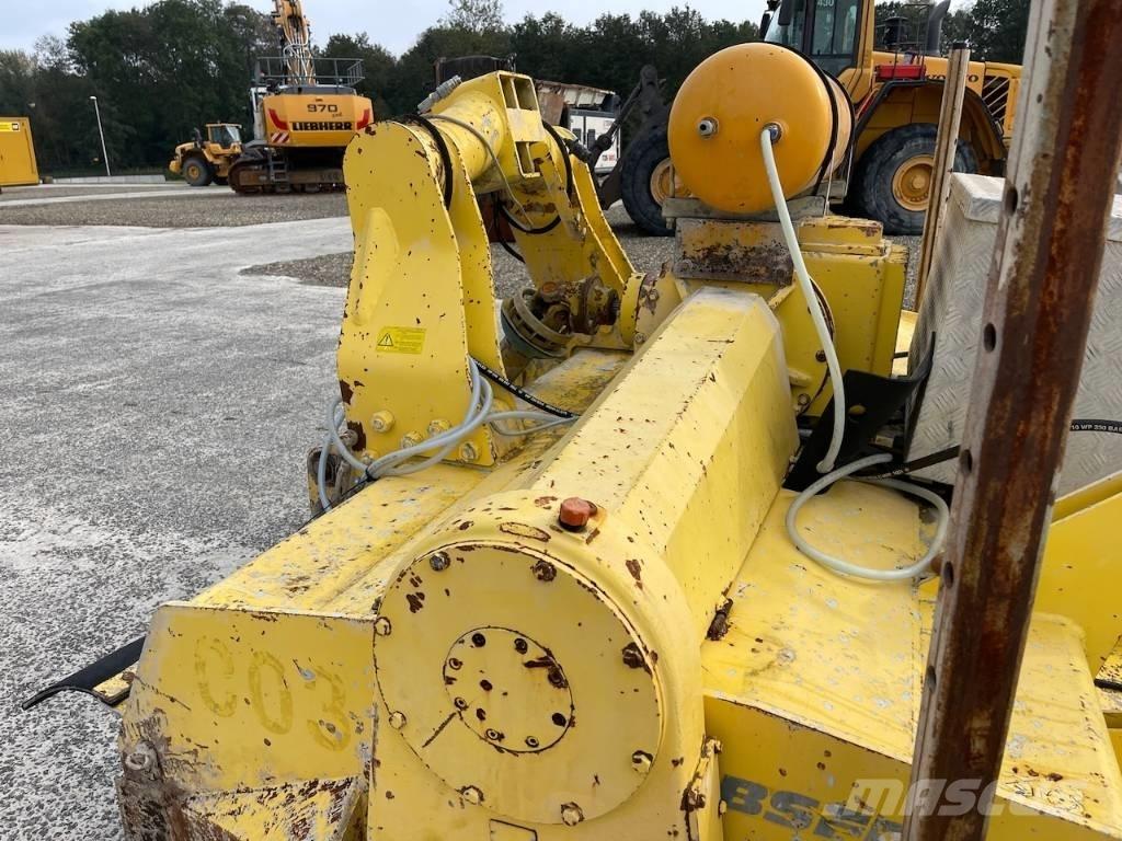 Bomag BSF 2500 アスファルトリサイクルマシン