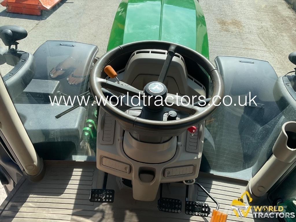 John Deere 6215 R トラクター