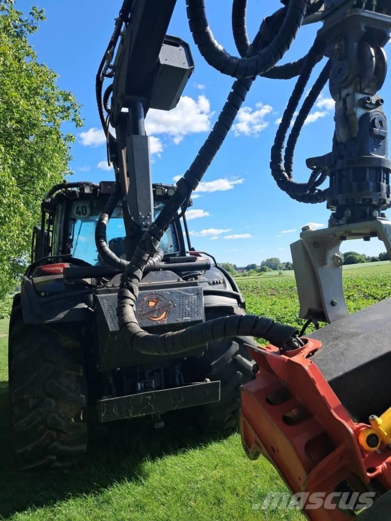 Valtra T 174 ハーベスター