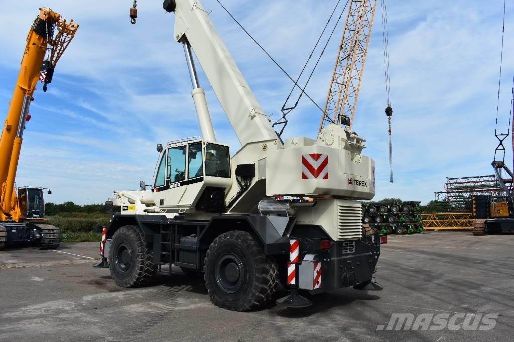 Terex A 600 ラフテレーンクレーン