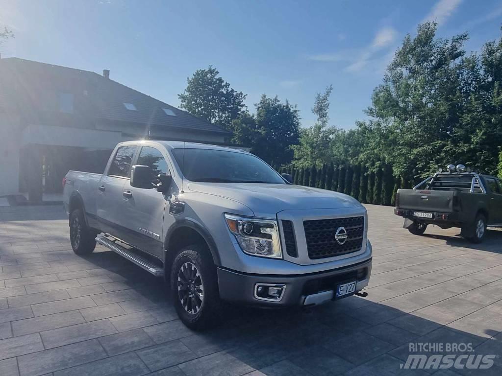 Nissan TITAN XD PRO ピックアップ／ドロップサイド
