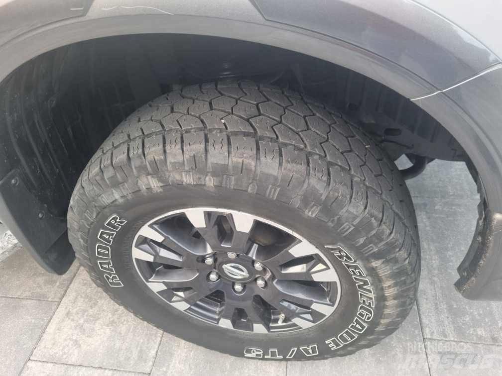 Nissan TITAN XD PRO ピックアップ／ドロップサイド