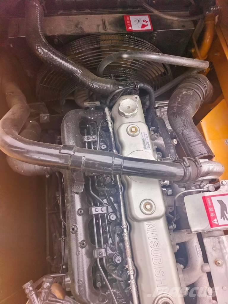 Sany SY 215 C 大型油圧ショベル12t以上（パワーショベル・ユンボ）