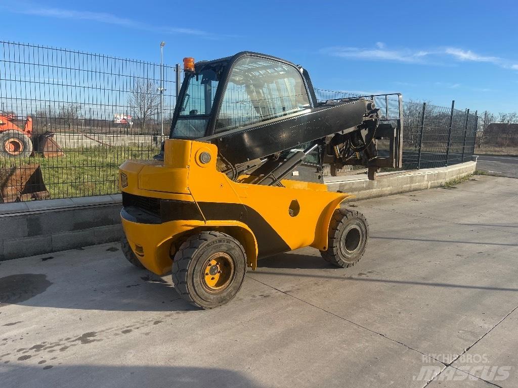 JCB TLT 30 D 4x4 テレスコーピックハンドラー