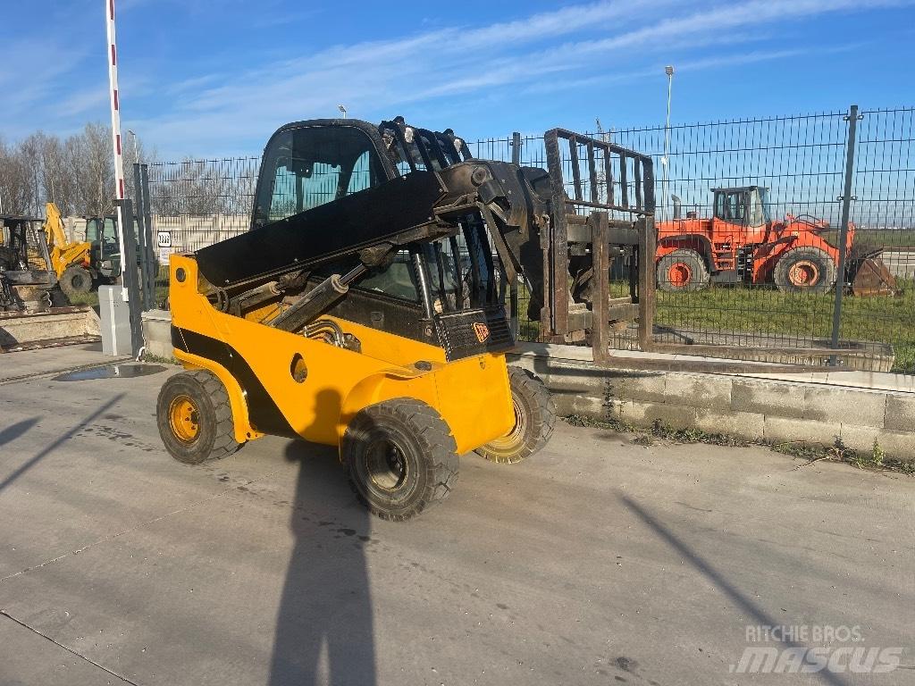 JCB TLT 30 D 4x4 テレスコーピックハンドラー