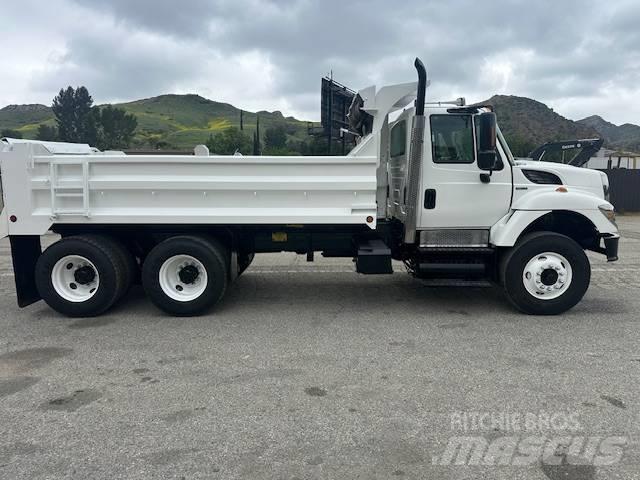International 7400 ダンプ