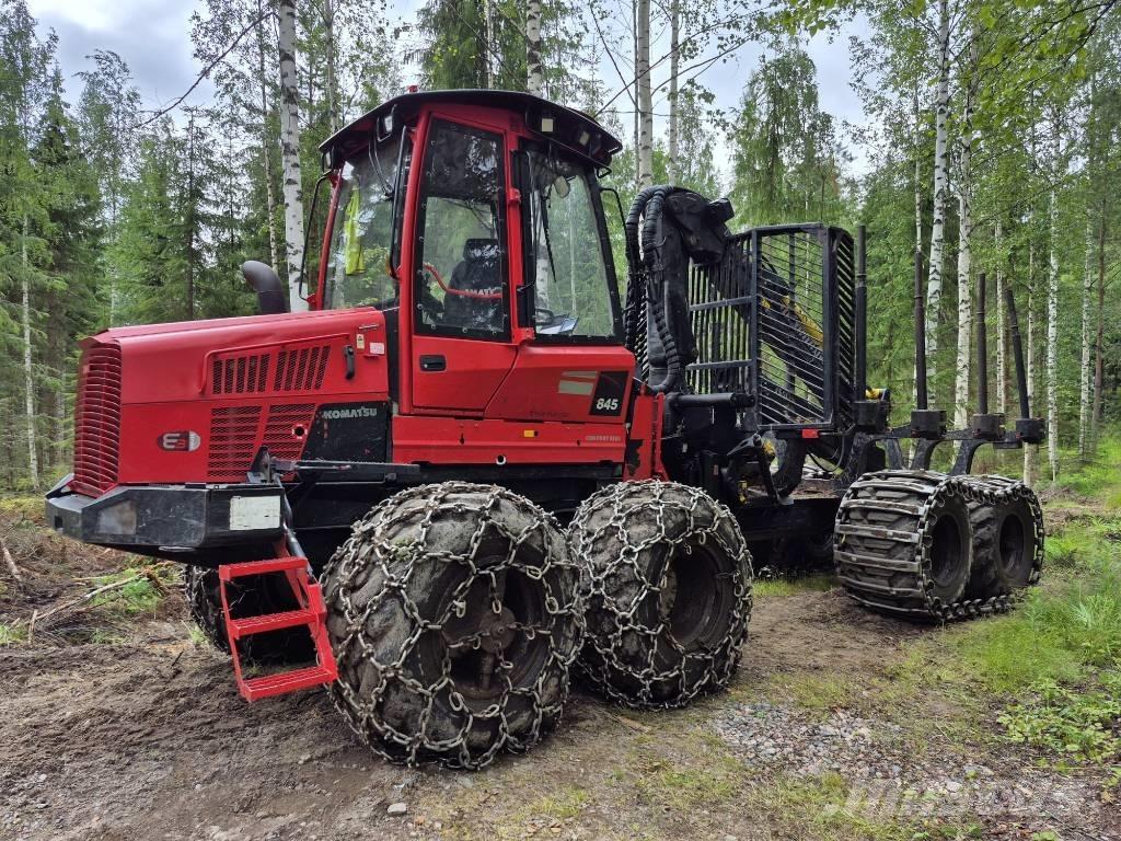 Komatsu 845 フォワーダー