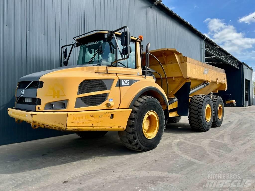 Volvo A25F アーティキュレート式ダンプトラック