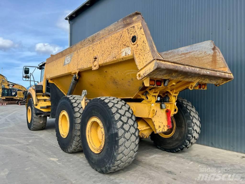 Volvo A25F アーティキュレート式ダンプトラック