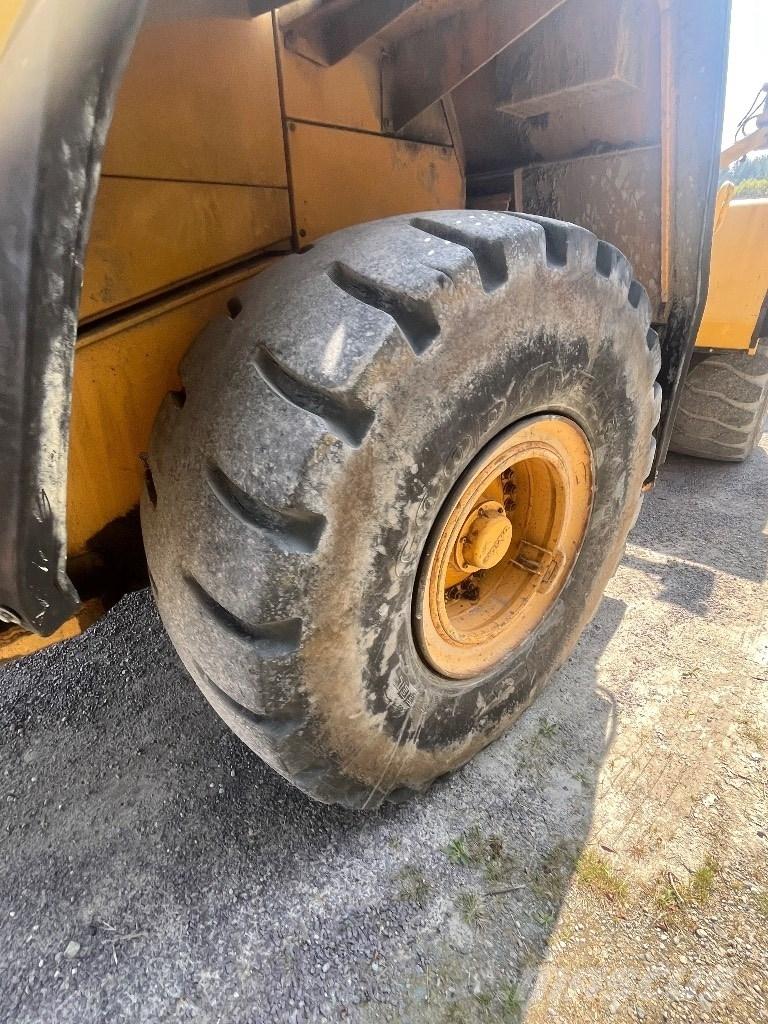 Volvo L180F ホイールローダー・タイヤショベル