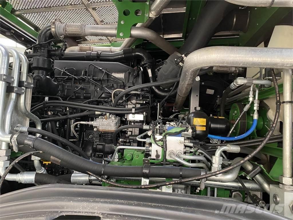 John Deere 9500i 自走式フォレージハーベスター