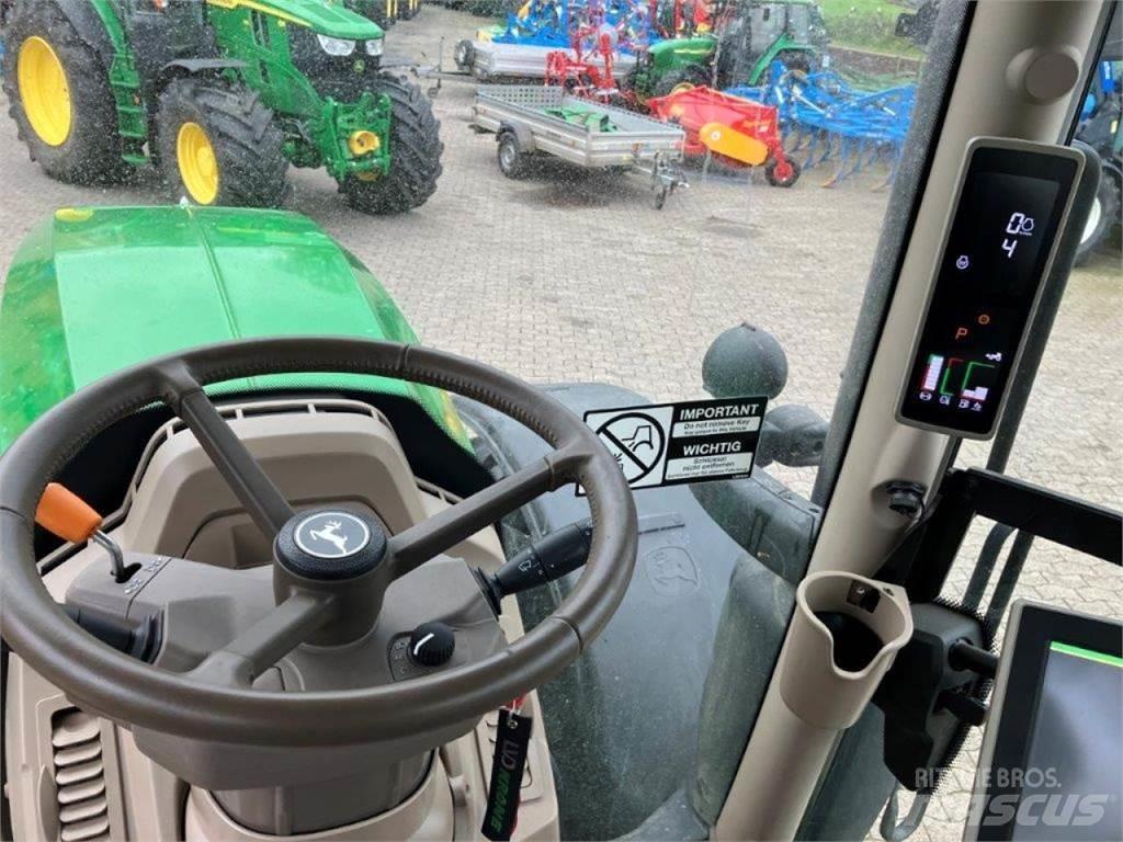 John Deere 6R 215 トラクター