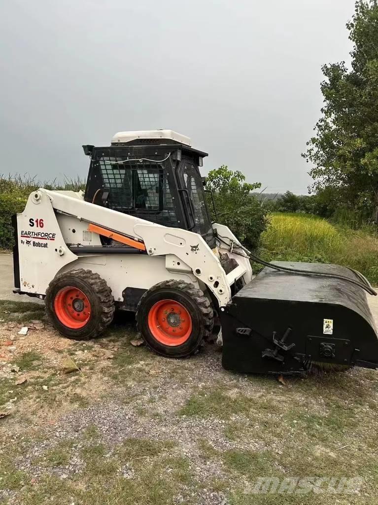 Bobcat S 16 スキッドステアローダー