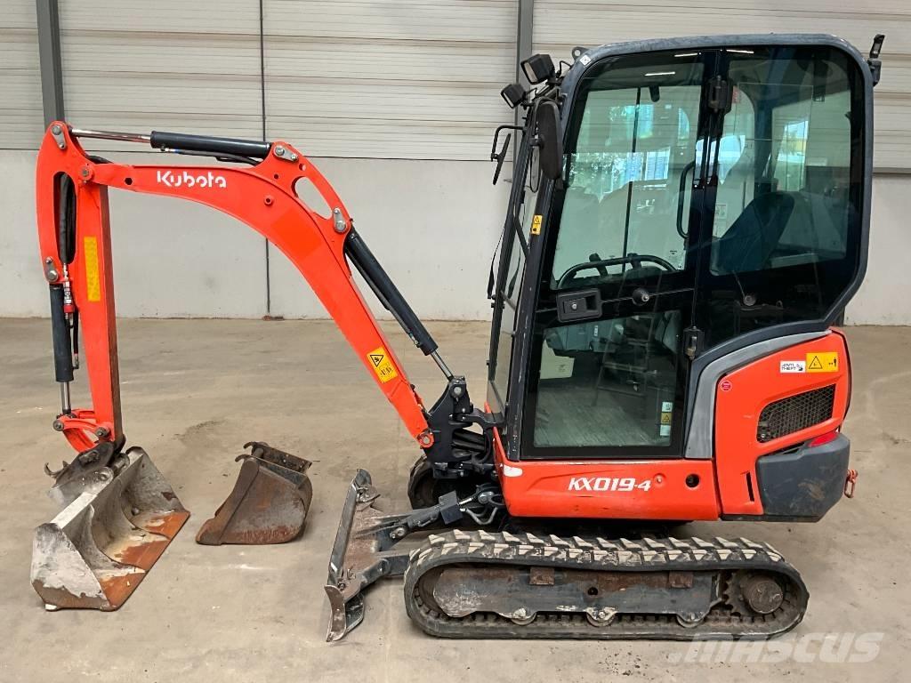 Kubota KX 019-4 ミニ油圧ショベル 7t以下（ミニユンボ・ミニディガー）