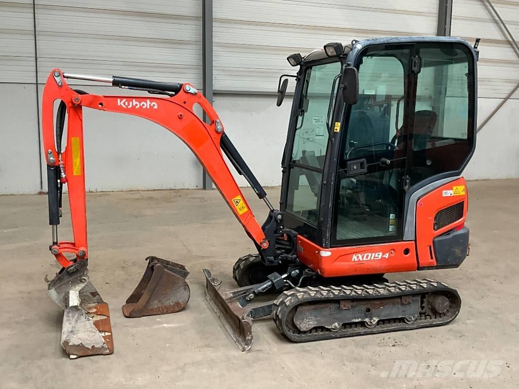 Kubota KX 019-4 ミニ油圧ショベル 7t以下（ミニユンボ・ミニディガー）