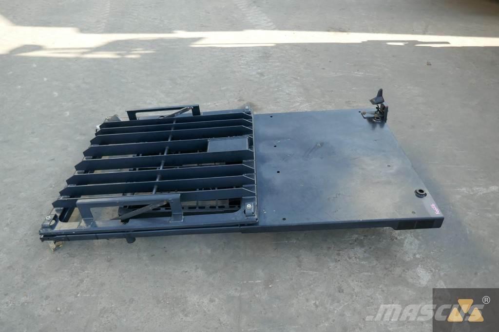 CAT 357-4102 キャビン及び内装