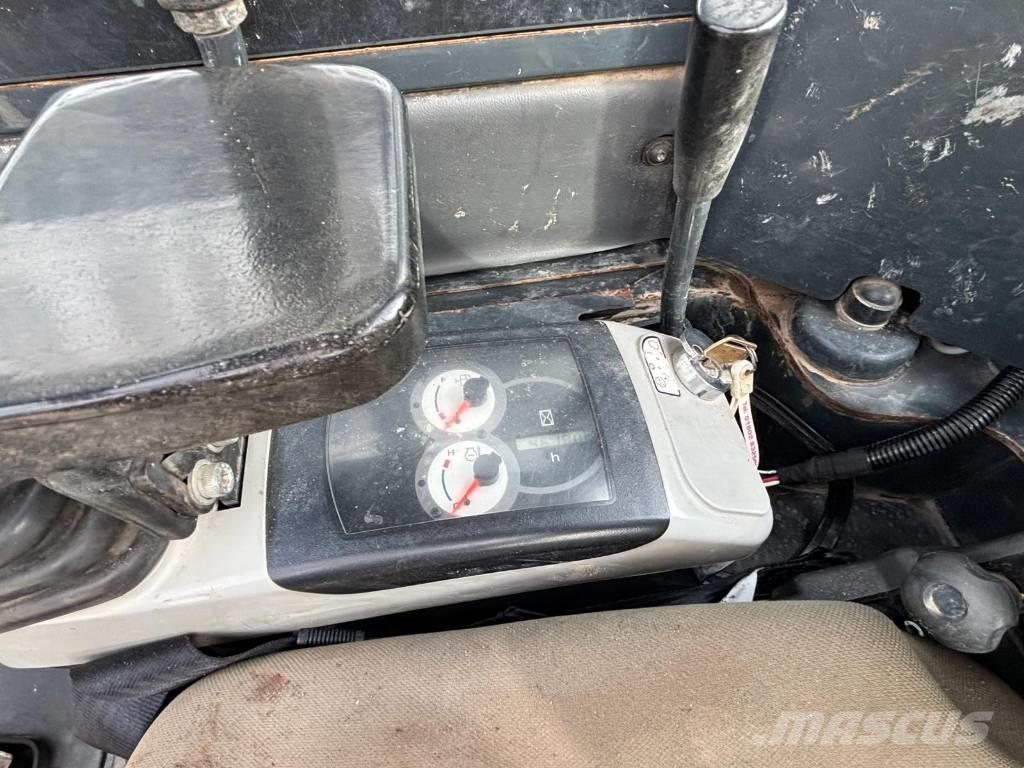 Komatsu PC 26 MR-3 ミニ油圧ショベル 7t以下（ミニユンボ・ミニディガー）