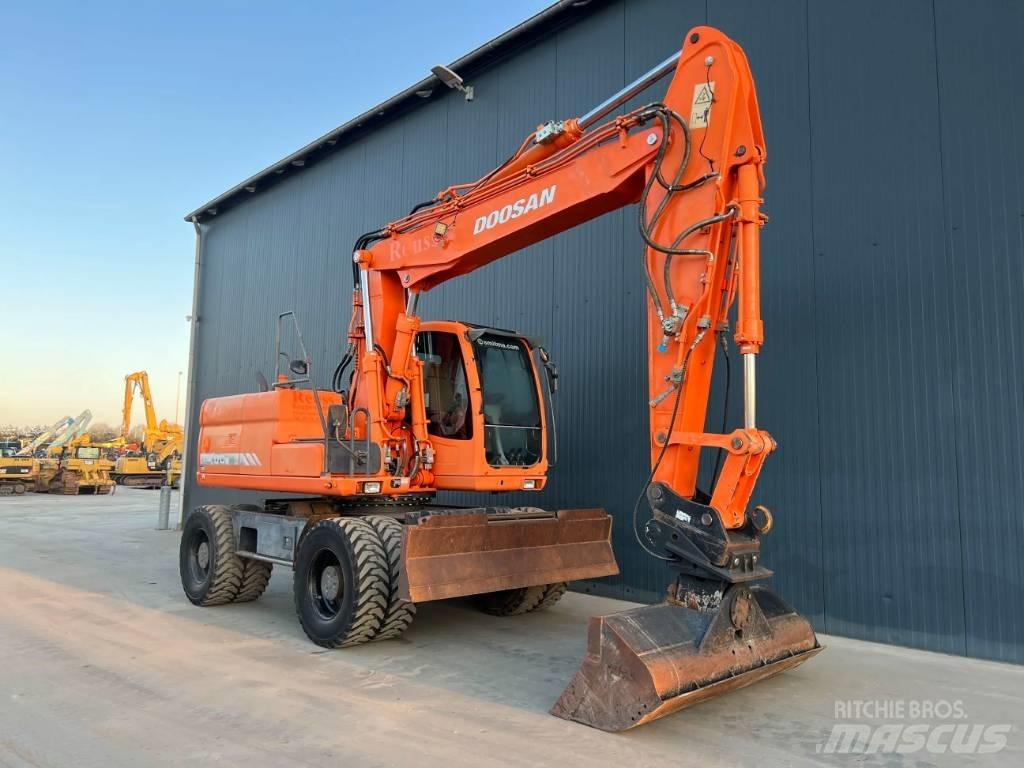 Doosan DX 170 W ホイール式油圧ショベル（パワーショベル・ユンボ・バックホー）