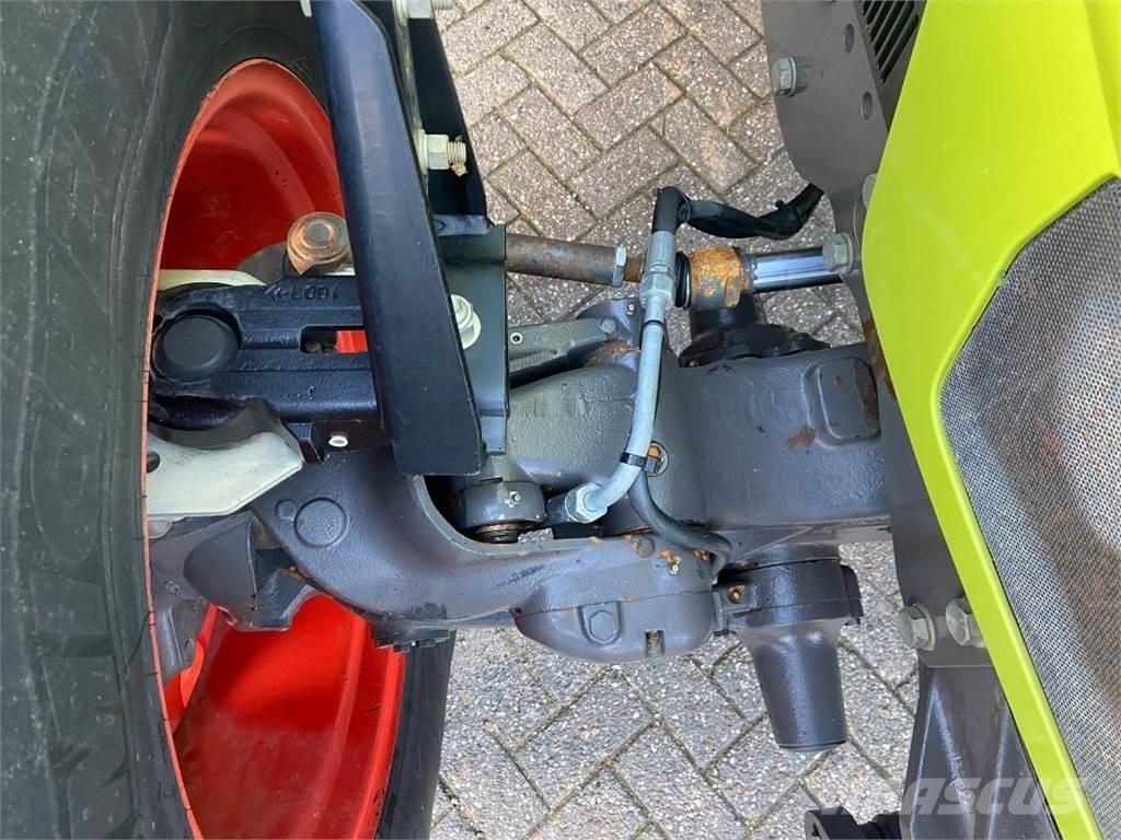 CLAAS Arion 640 トラクター