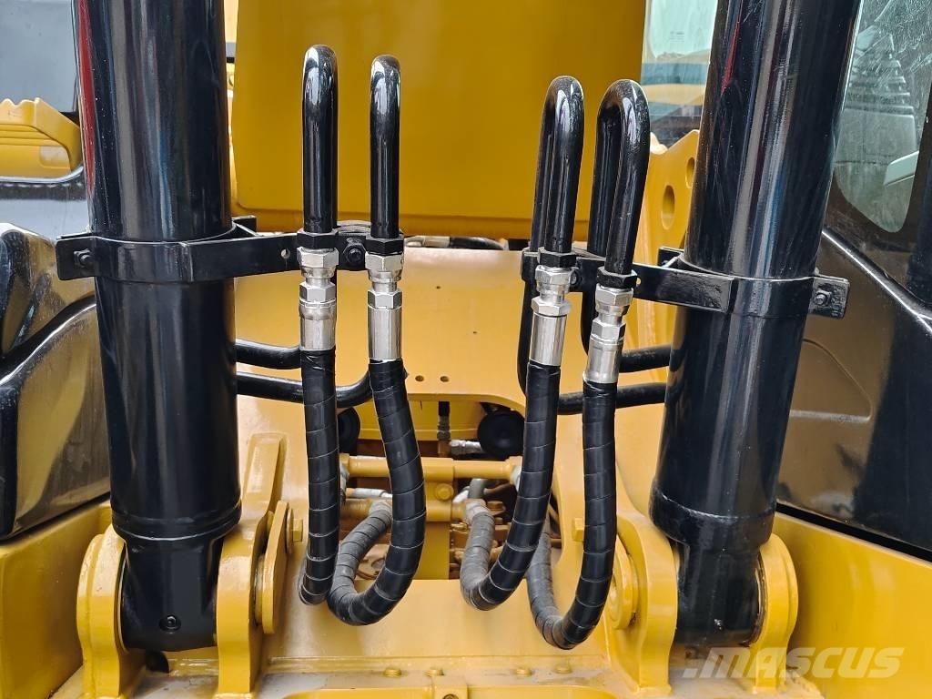 CAT 320 D 大型油圧ショベル12t以上（パワーショベル・ユンボ）