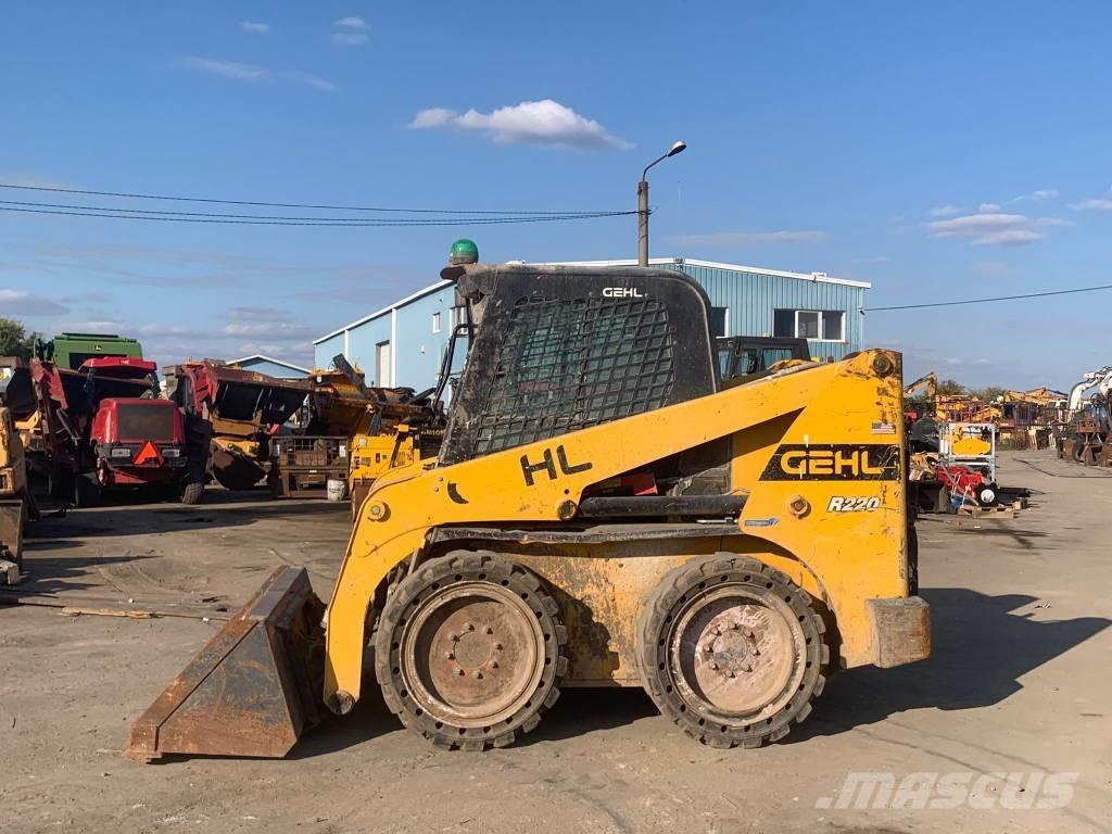 Gehl R 220 スキッドステアローダー