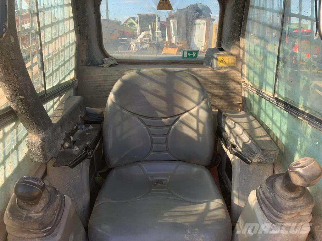 Gehl R 220 スキッドステアローダー