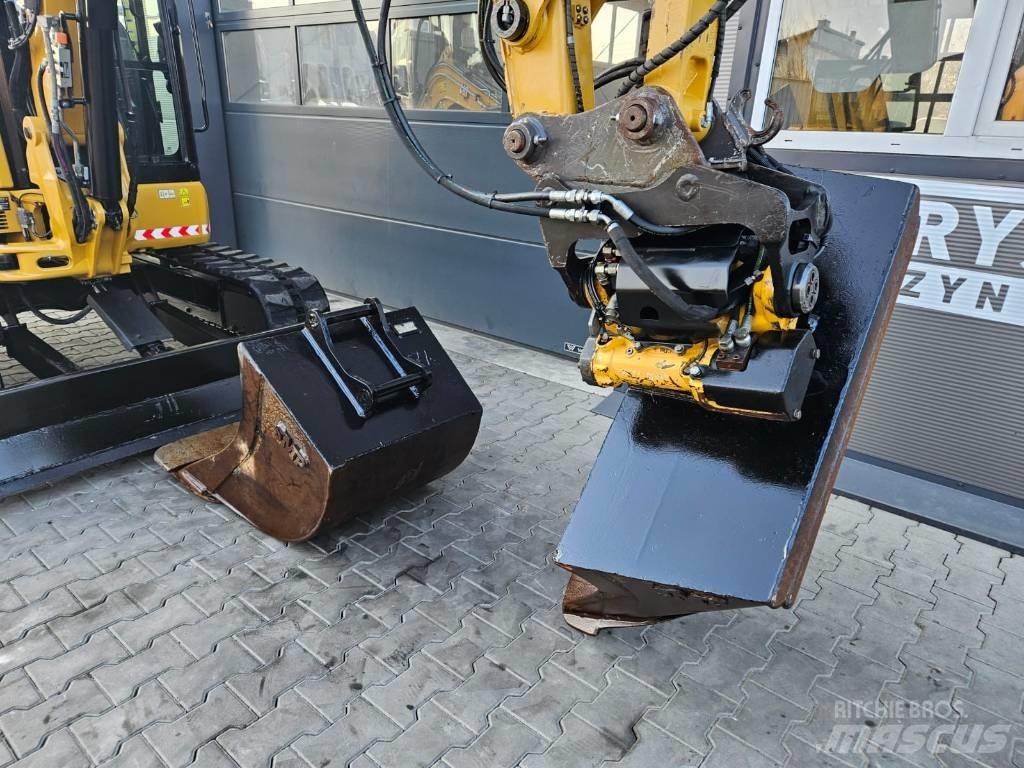 CAT 305.5 E2 ミニ油圧ショベル 7t以下（ミニユンボ・ミニディガー）