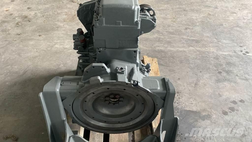 Liebherr D834 A7 エンジン