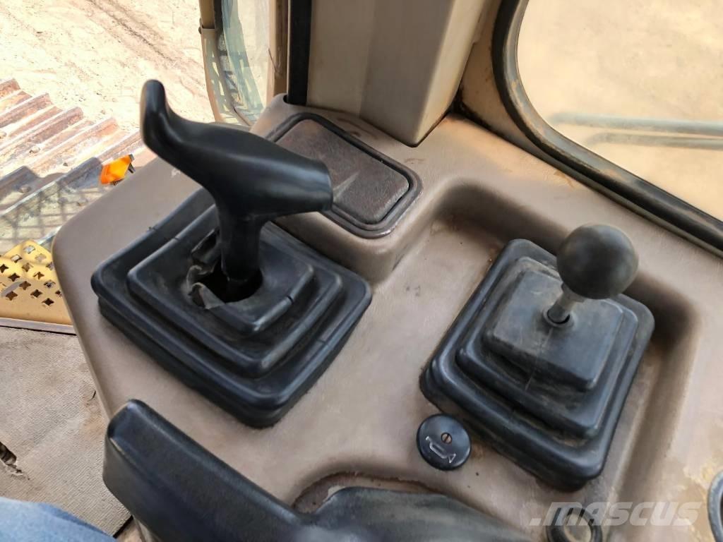 CAT D 5 M XL ブルドーザー