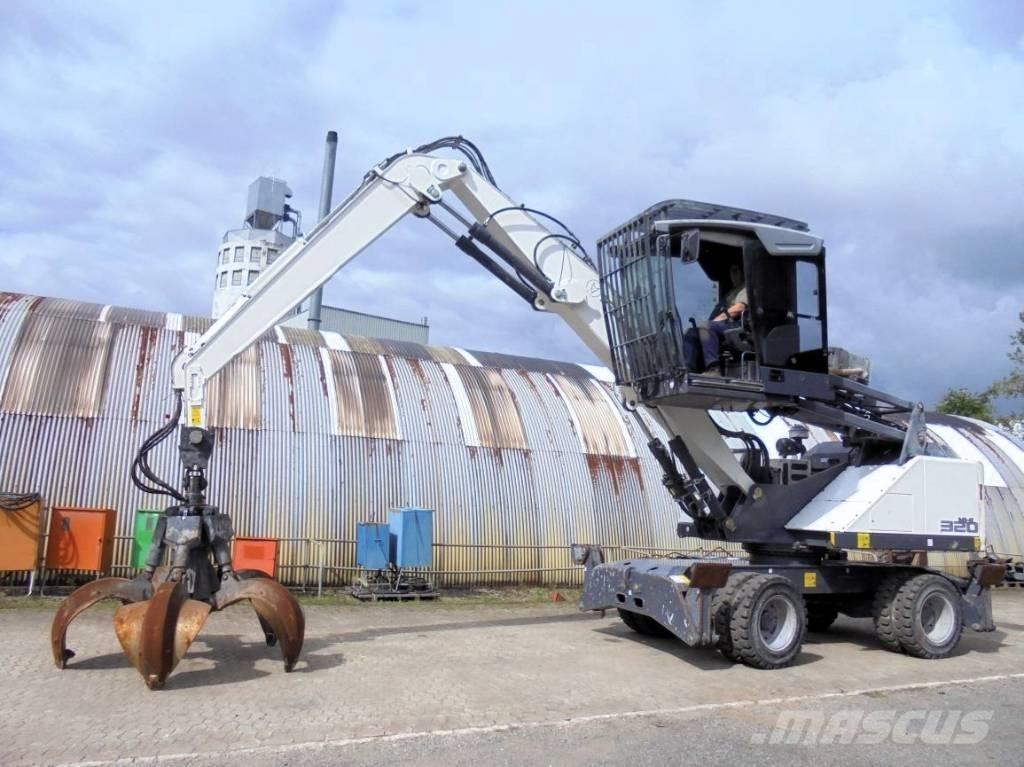 Fuchs MHL 320 廃棄物／工業産廃処理機