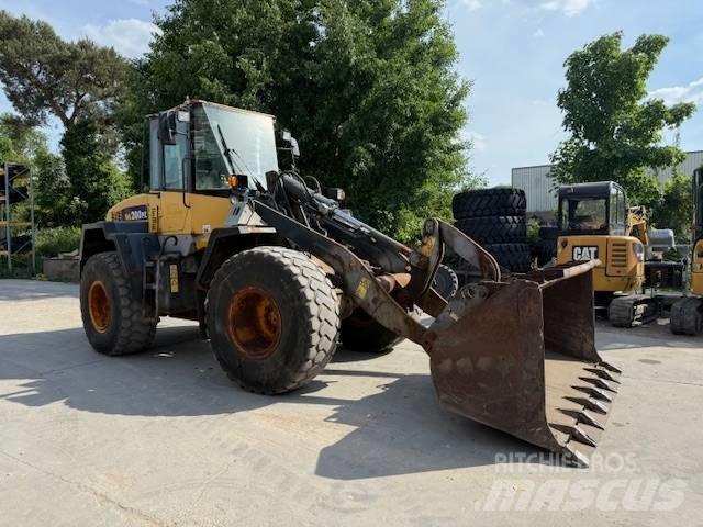 Komatsu WA 200 ホイールローダー・タイヤショベル
